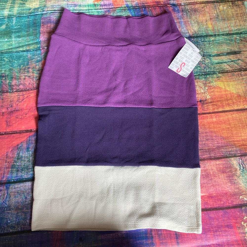 NWT stretchy “Cassie” pencil skirt